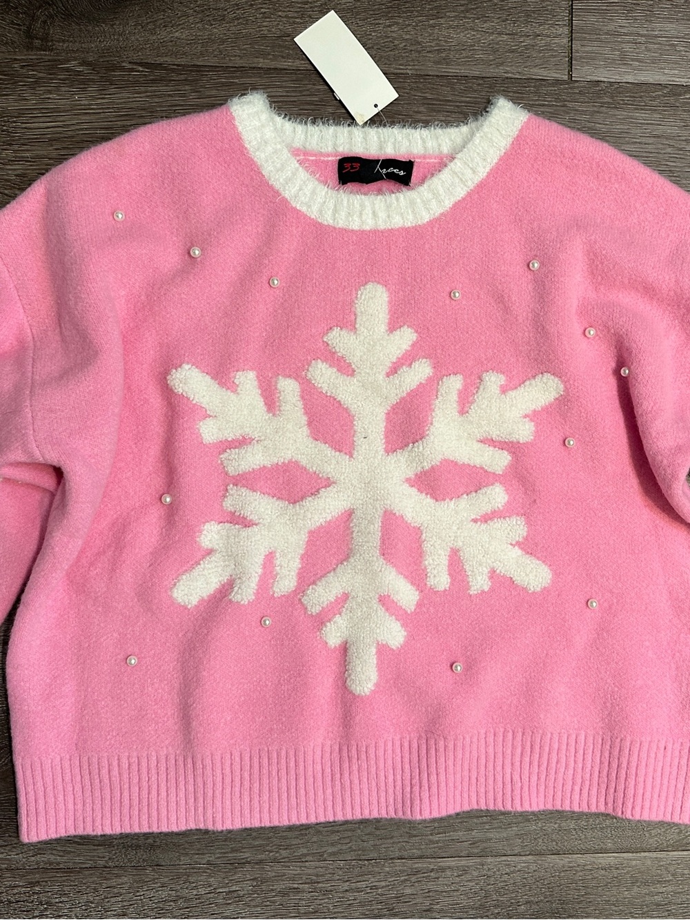 Women’s Pink Snowflake Crewneck Sweater M NWT